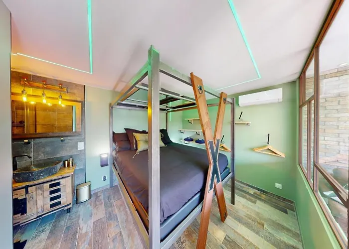 Desir Village Naturiste Jardin Et Jacuzzi * アグド