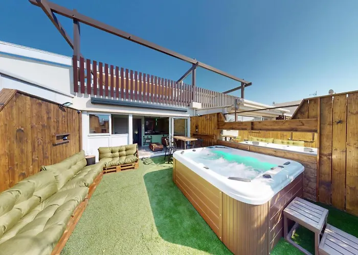 Desir Village Naturiste Jardin Et Jacuzzi アパート *