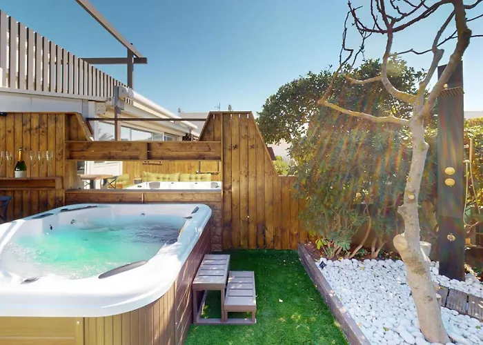 Desir Village Naturiste Jardin Et Jacuzzi * アグド