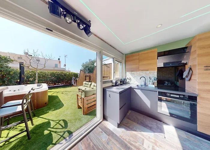 アパート Desir Village Naturiste Jardin Et Jacuzzi *